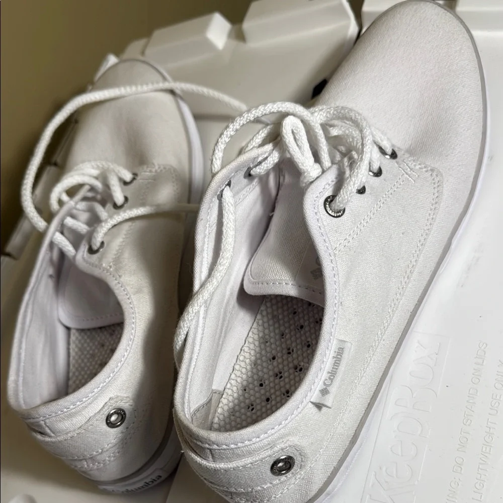 Columbia White Canvas Sneakers Casual Low-Top Design - Picture 4 of 9